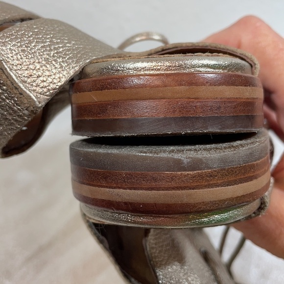 Corso Como Tiki Gladiator Gold Metallic Leather edgy Sandals size 8 - Picture 9 of 10